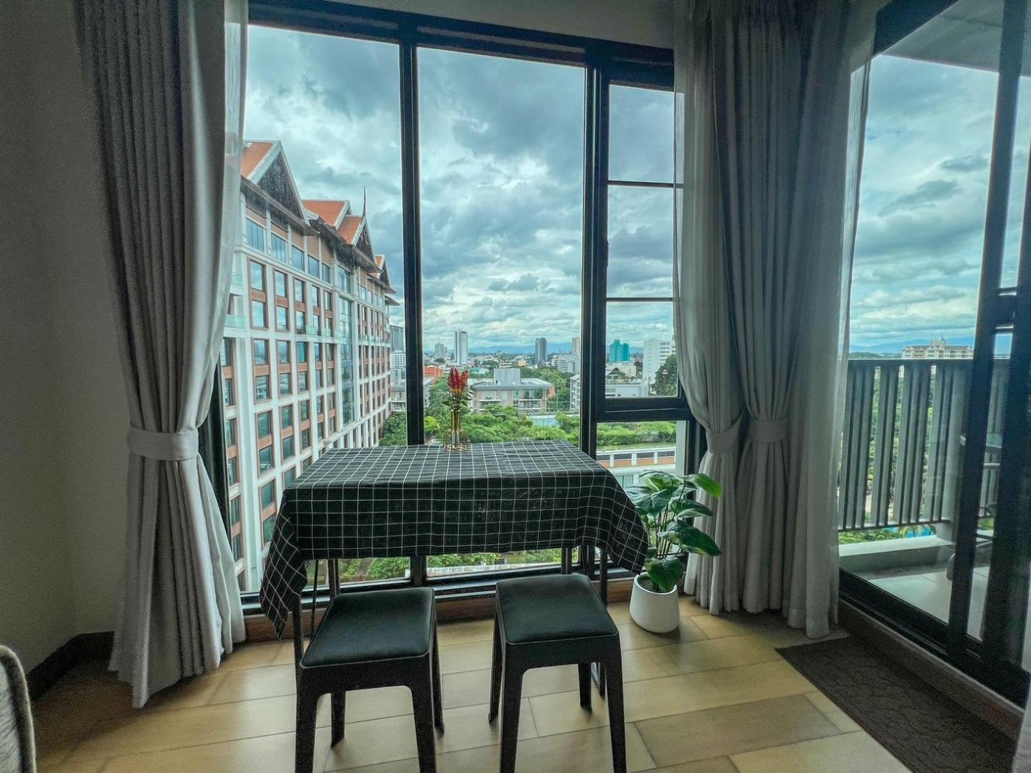The Astra Luxury Condo In Town 치앙마이 외부 사진