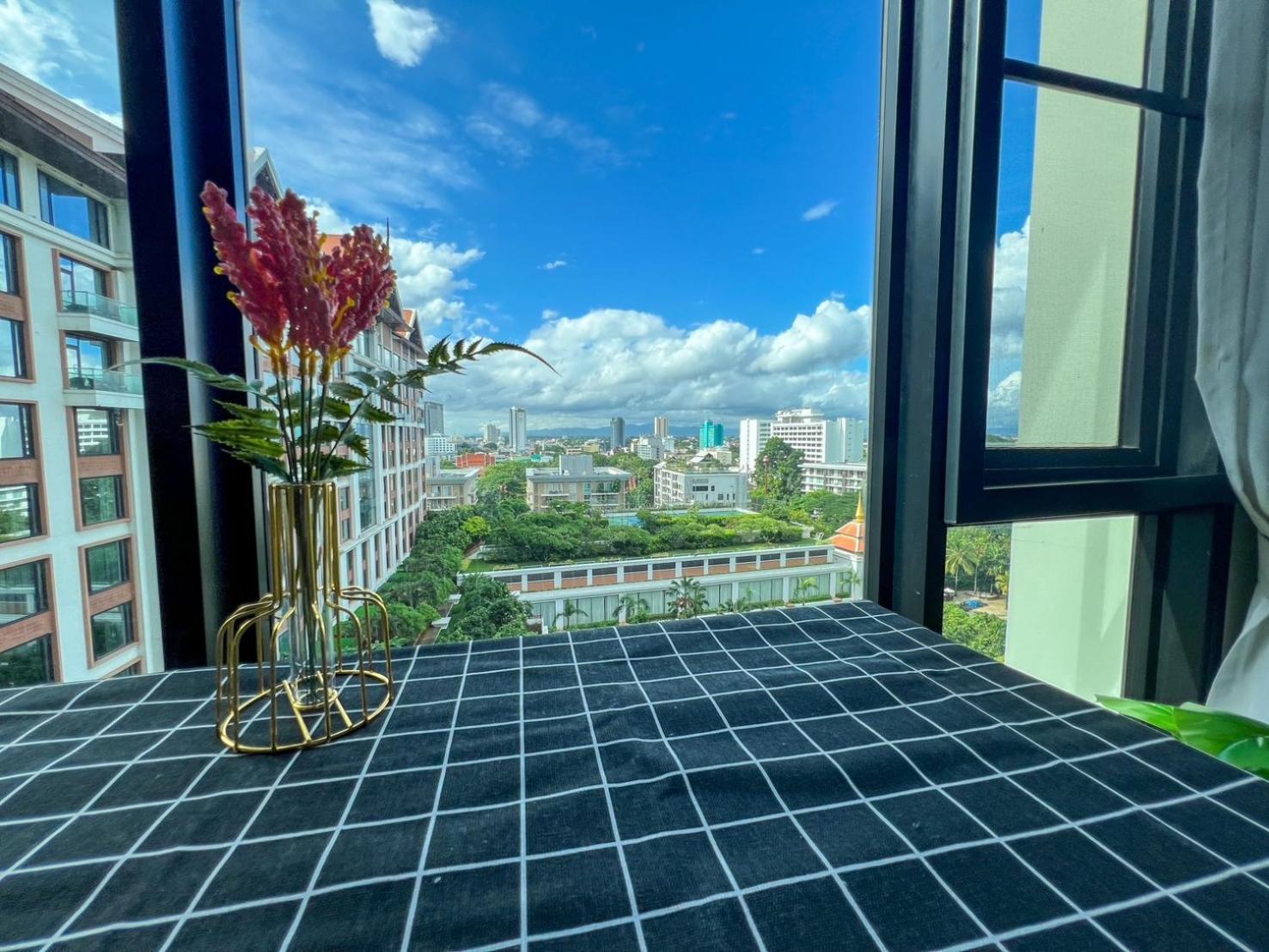 The Astra Luxury Condo In Town 치앙마이 외부 사진