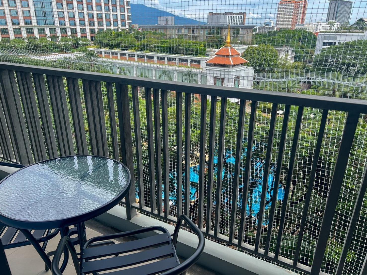 The Astra Luxury Condo In Town 치앙마이 외부 사진